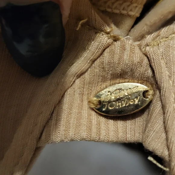 Betsey Johnson - Picture 3 of 12